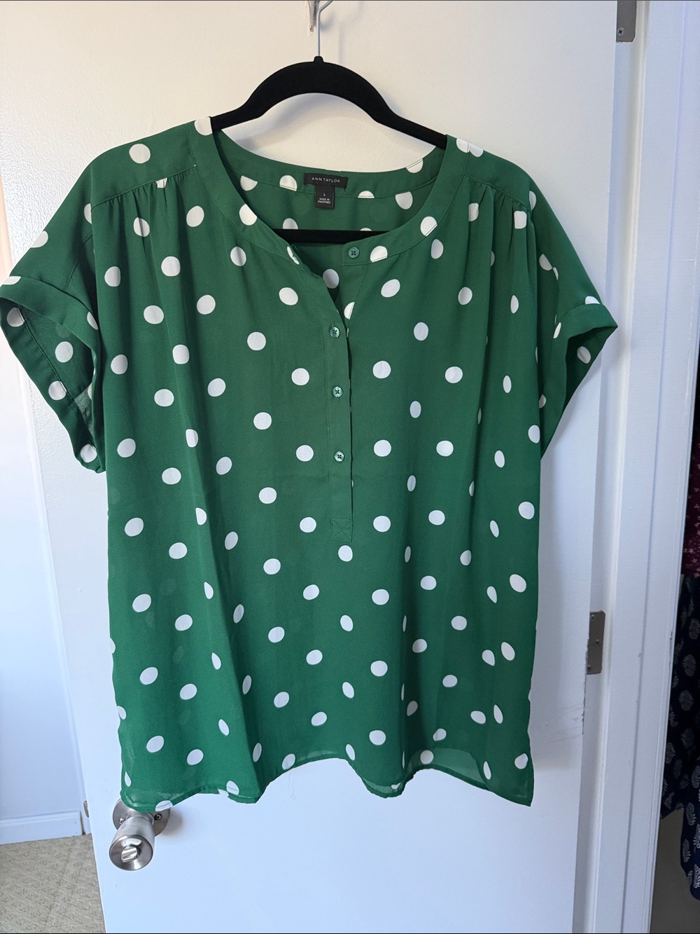 Ann Taylor Green and White Polka Dot Short Sleeve Blouse